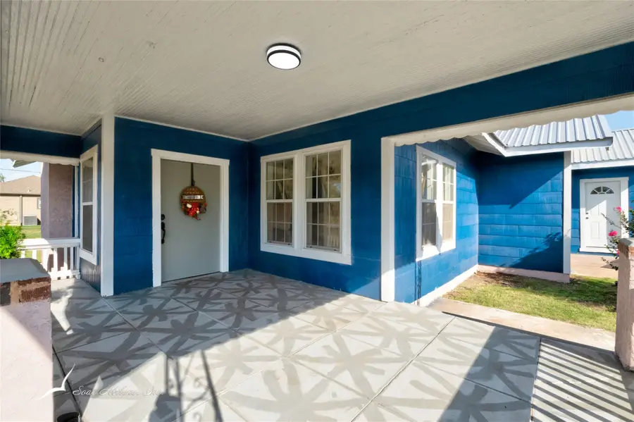 1001 E Wells Street, Stamford, TX 79553 - Image #2