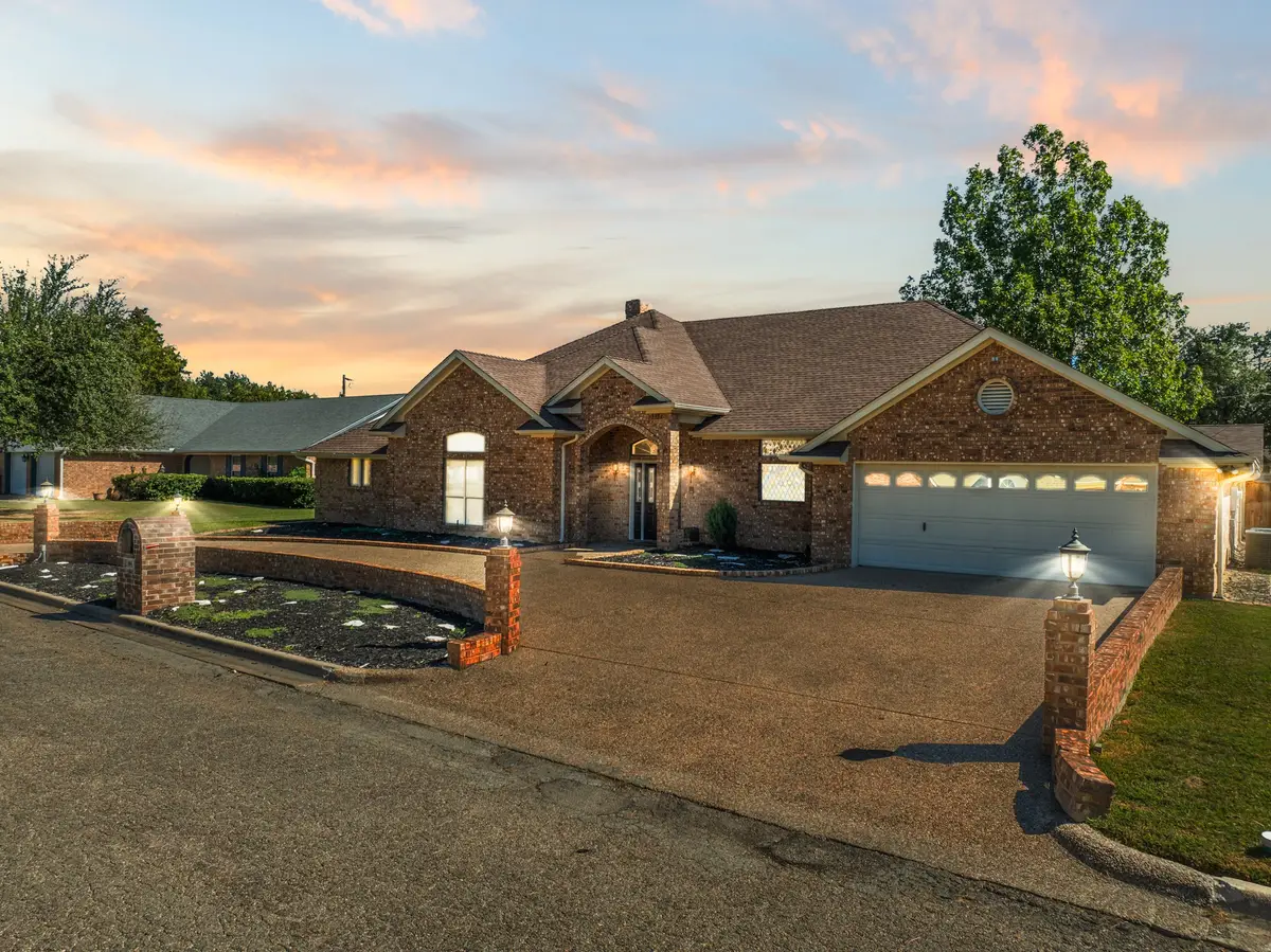 906 Greenleaf Drive, Mexia, TX 76667 - Image #1