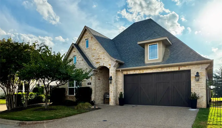 2401 Vineyard Drive, Granbury, TX 76048 - Image #2