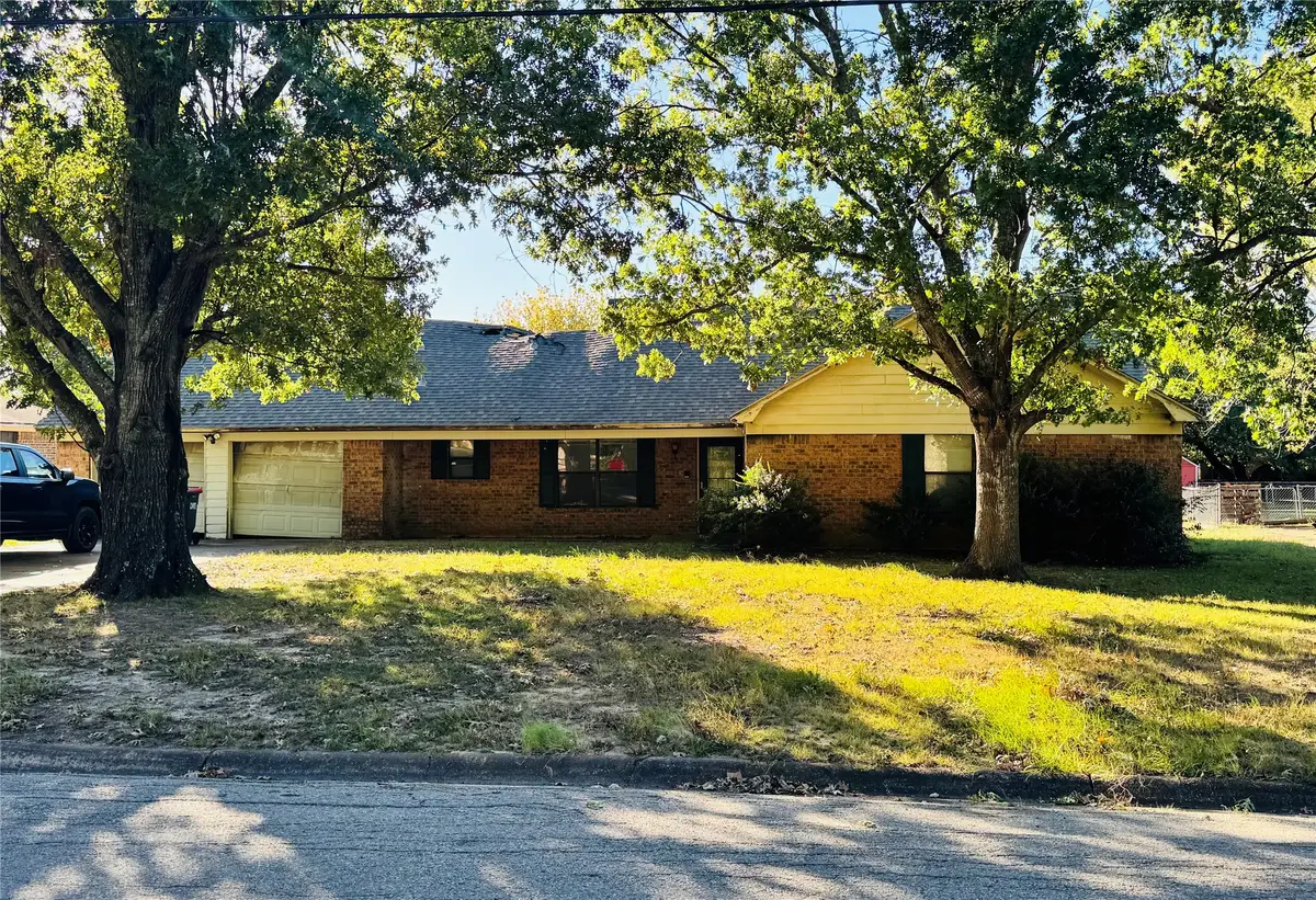 730 41st Street Sw, Paris, TX 75460 - Image #1