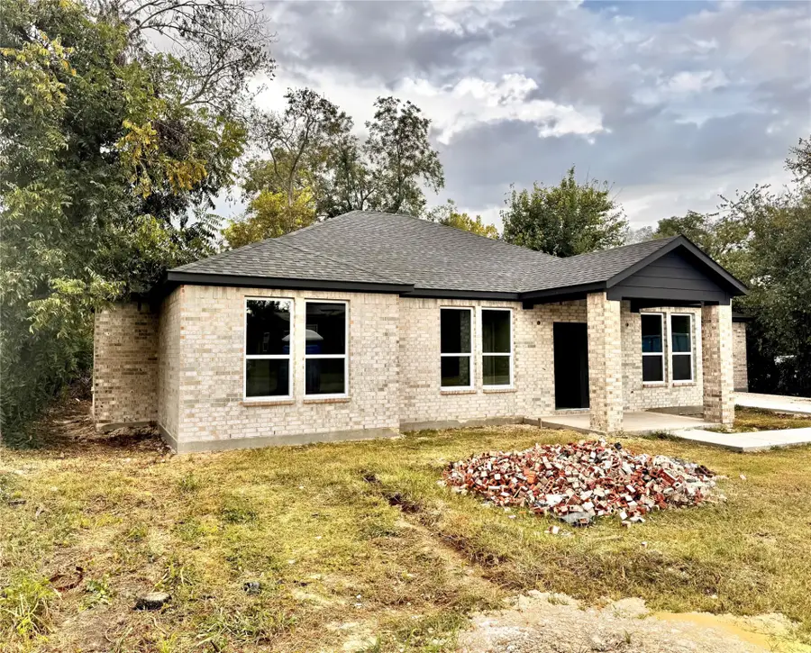 909 S Medora Street, Terrell, TX 75160 - Image #2