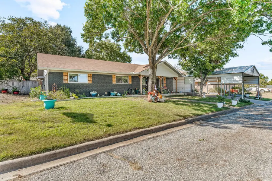 919 S N Avenue, Clifton, TX 76634 - Image #3