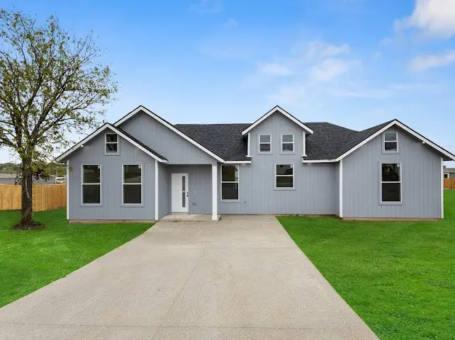 187 Cactus Canyon Drive, Bridgeport, TX 76426 - Image #1