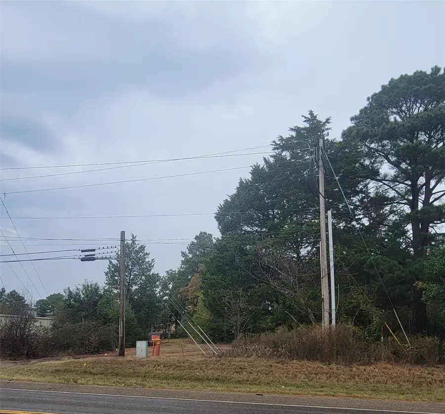 3907 Stone Road, Kilgore, TX 75662 - Image #2