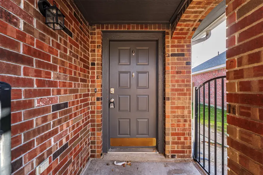 10137 Chapel Ridge Drive, Fort Worth, TX 76116 - Image #3