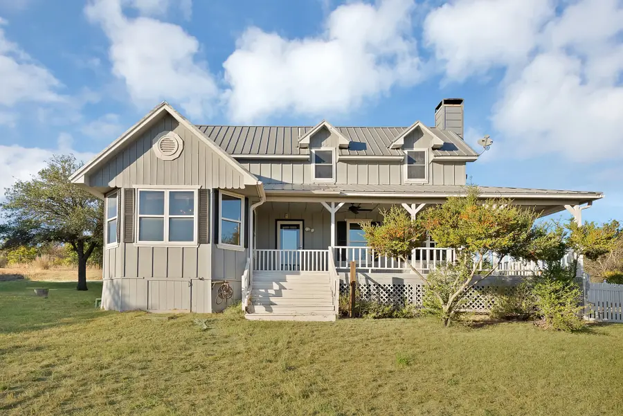 528 Mill Creek Court, Azle, TX 76020 - Image #2