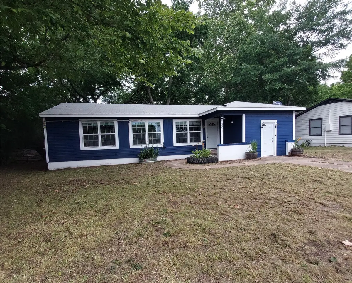 1301 Lynn Street, Bonham, TX 75418 - Image #1