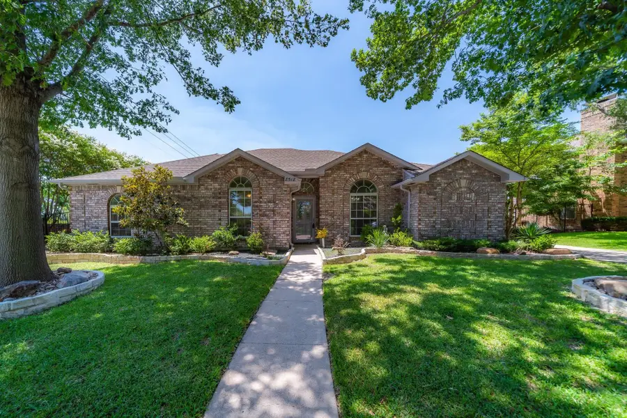 8518 Bridgewater Drive, Rowlett, TX 75088 - Image #2
