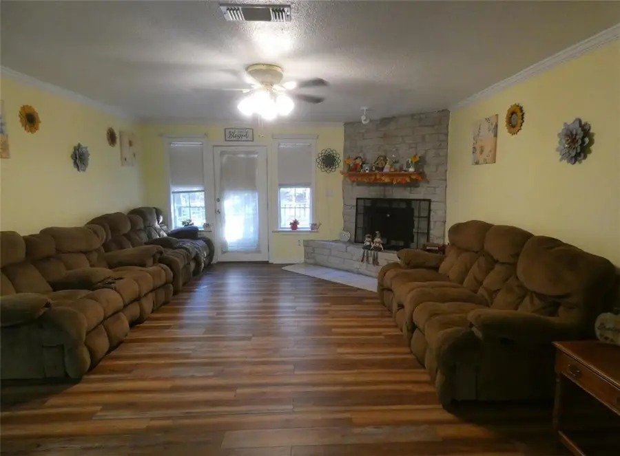 1637 County Road 1362, Mount Pleasant, TX 75455 - Image #2