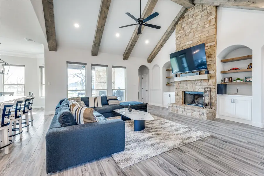 105 Clayton Crossing, Springtown, TX 76082 - Image #3