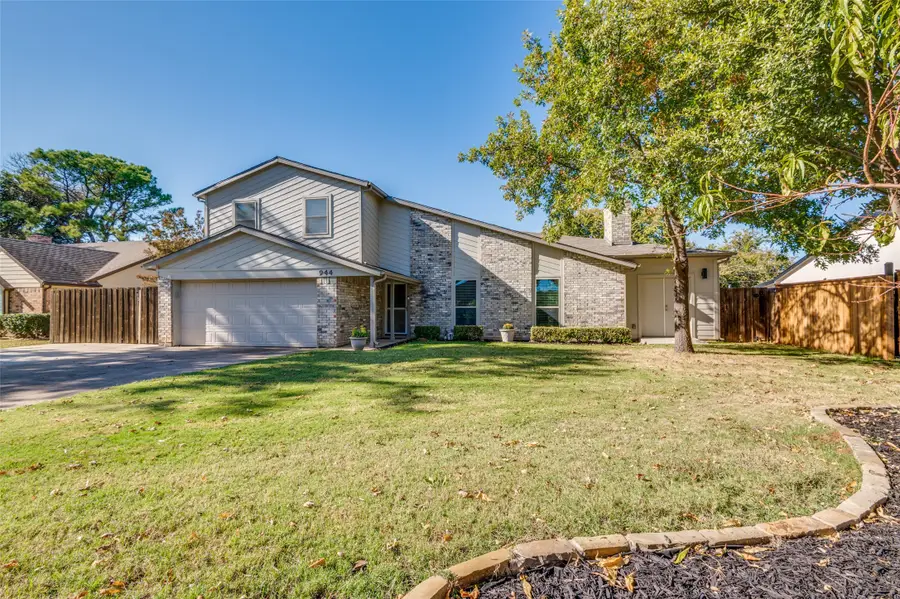 944 Hummingbird Trail, Grapevine, TX 76051 - Image #2