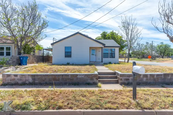 411 W New Mexico Avenue, Sweetwater, TX 79556