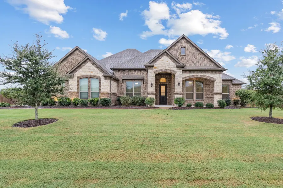 620 Nighthorse Circle, Waxahachie, TX 75165 - Image #3