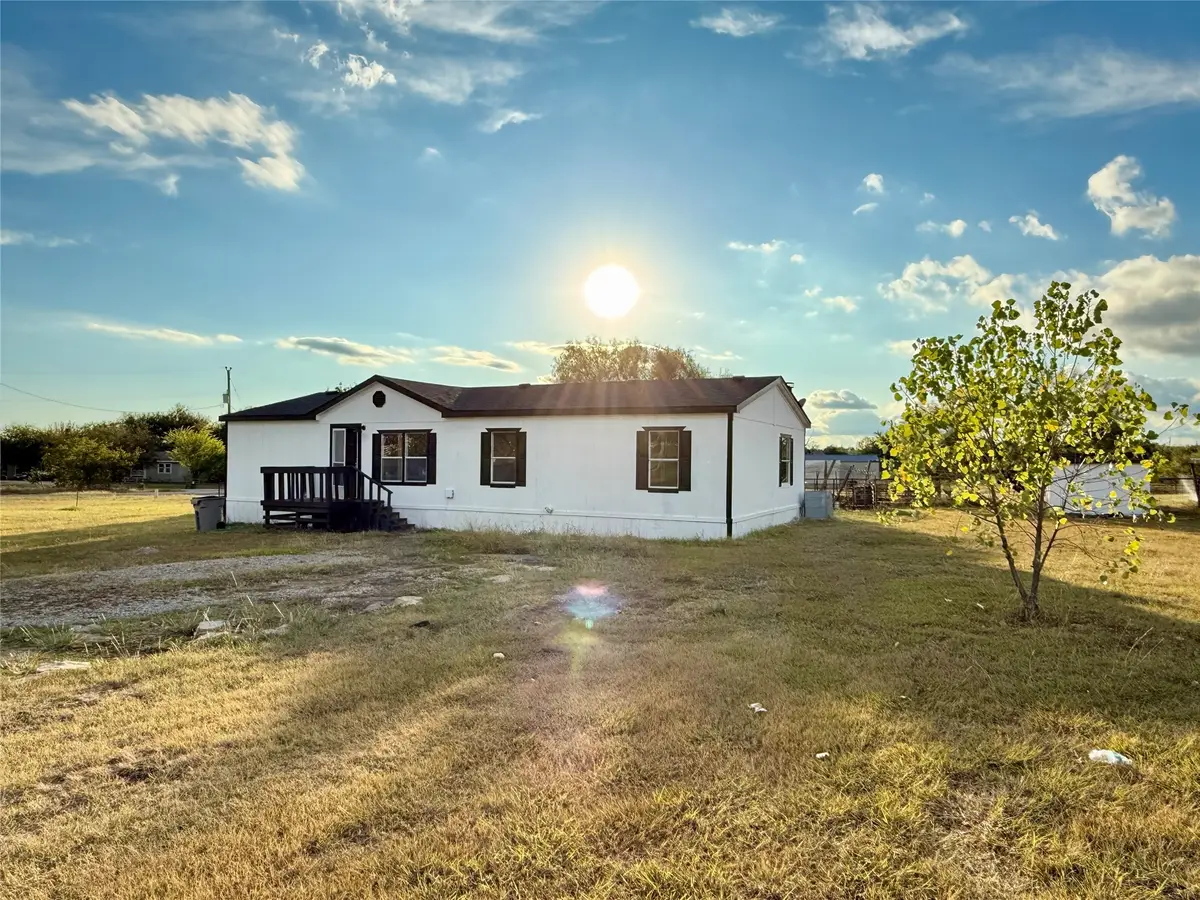 332 Water View Lane, Weatherford, TX 76085 - Image #1