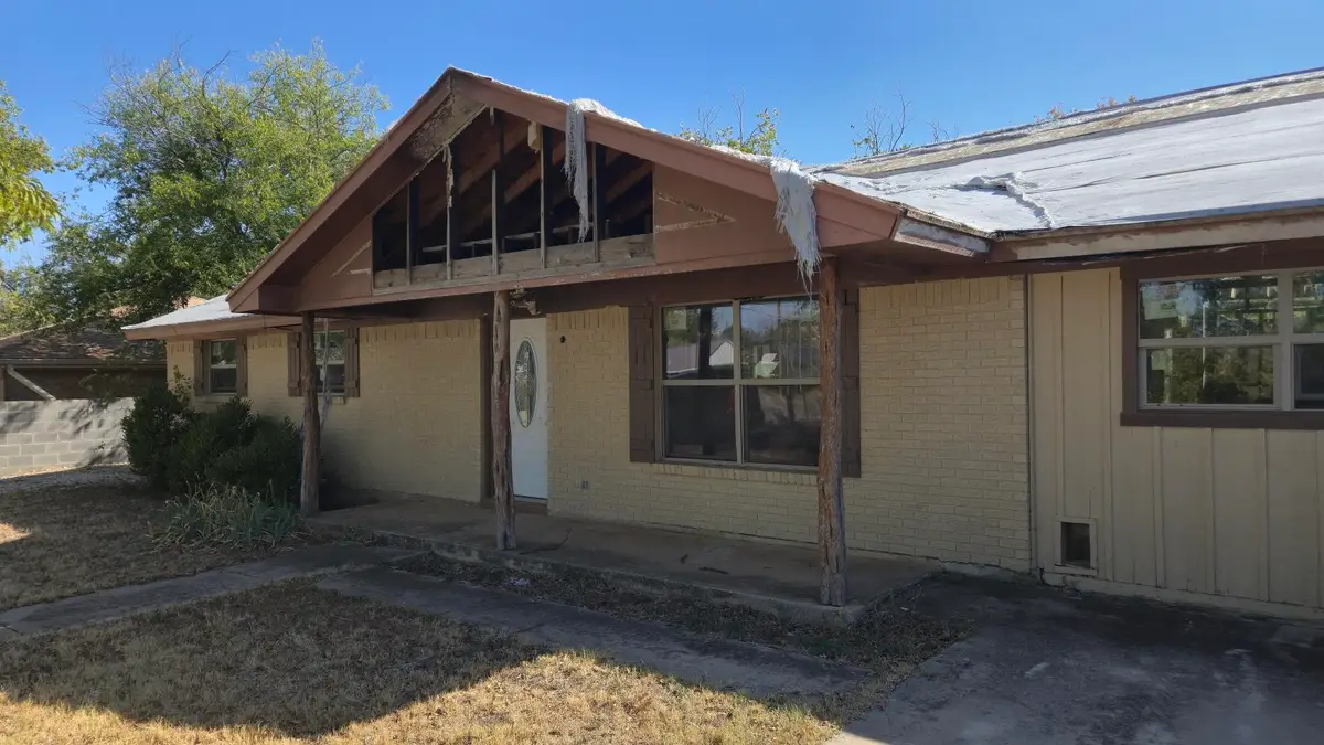 809 W Liveoak Street, Coleman, TX 76834 - Image #1