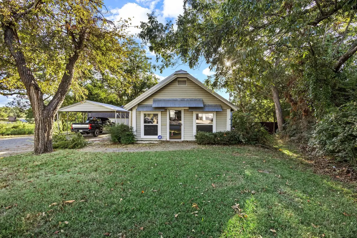 1604 Center Street, Bonham, TX 75418 - Image #1