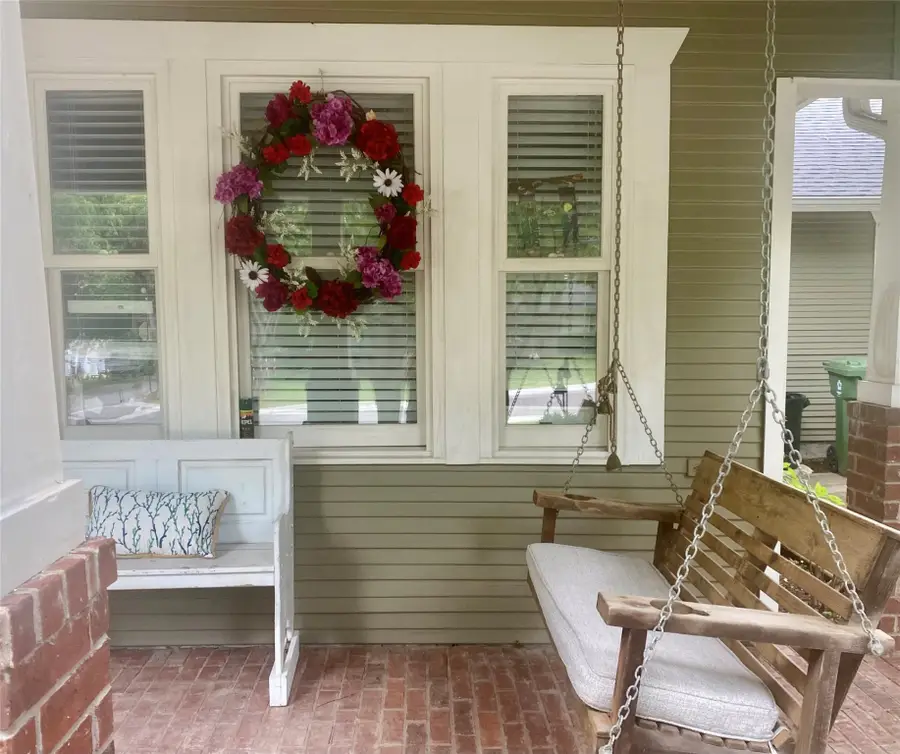 416 W College Street, Grapevine, TX 76051 - Image #2