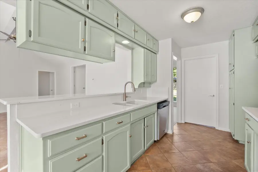 1106 Almond Drive, Mansfield, TX 76063 - Image #2