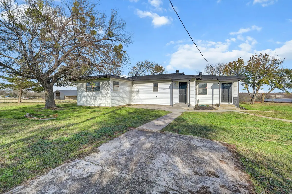 220 Coyote Trail, Rhome, TX 76078 - Image #1