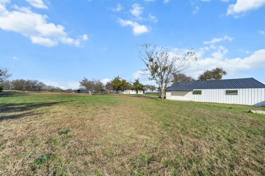 220 Coyote Trail, Rhome, TX 76078 - Image #3