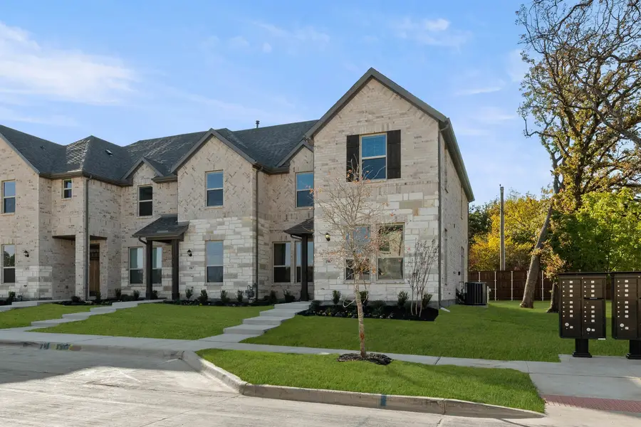 1963 Gentle Oak Trail, Corinth, TX 76210 - Image #2