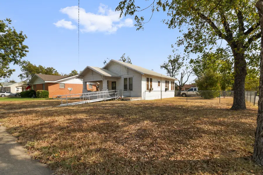 1115 S Colorado Street, Coleman, TX 76834 - Image #2