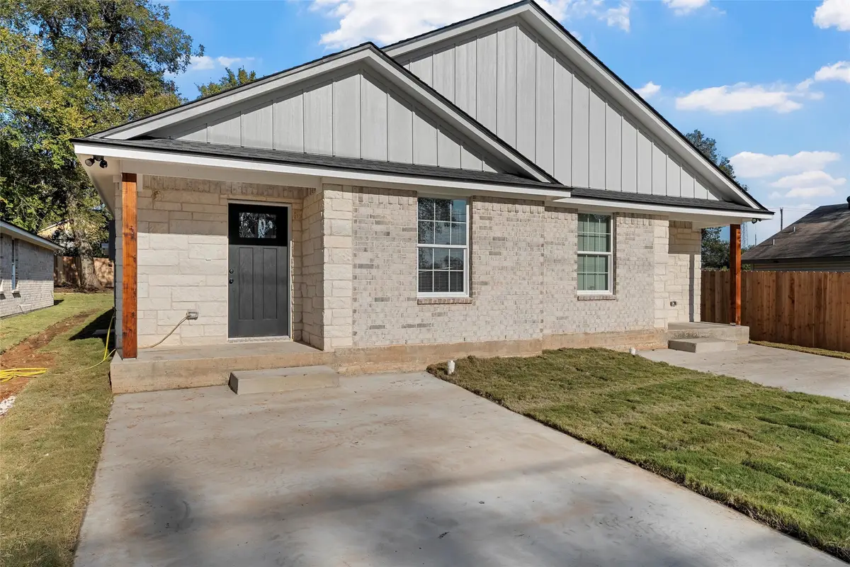 405 Hogan Lane, Bellmead, TX 76705 - Image #1