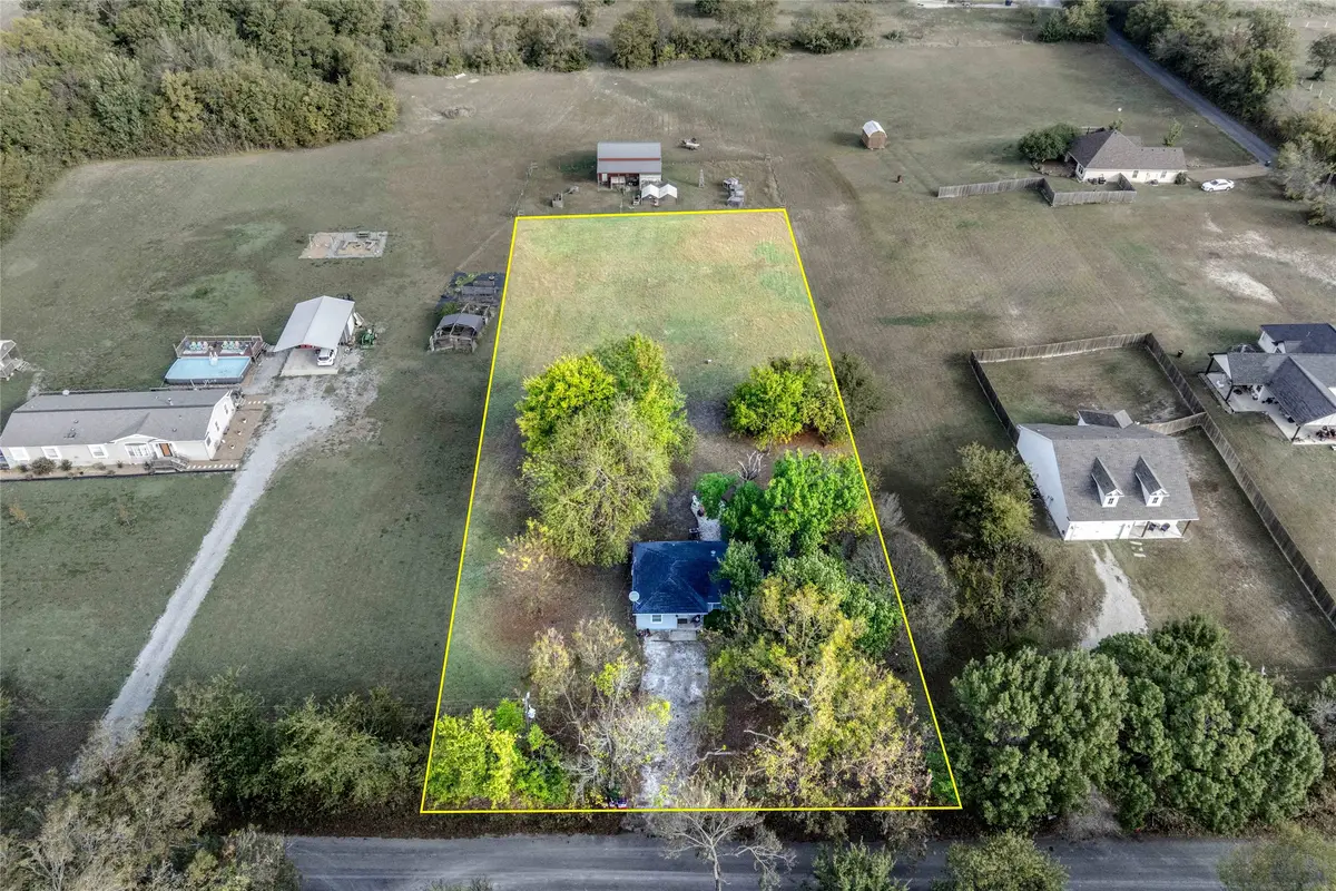 419 Walnut Grove Road, Whitewright, TX 75491 - Image #1