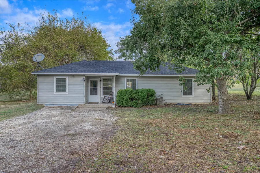 419 Walnut Grove Road, Whitewright, TX 75491 - Image #3