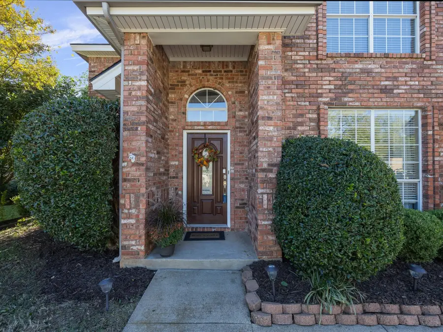 3428 Pembroke Place, Bedford, TX 76021 - Image #2