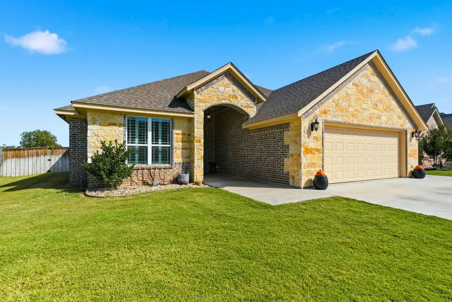 162 Crenshaw Court, Stephenville, TX 76401 - Image #3