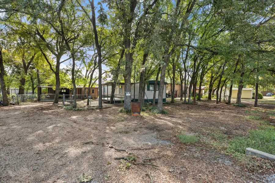 1509 E Apache Trail, Granbury, TX 76048 - Image #2
