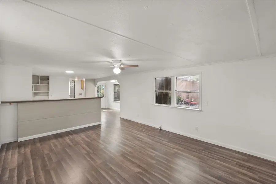 1509 E Apache Trail, Granbury, TX 76048 - Image #3