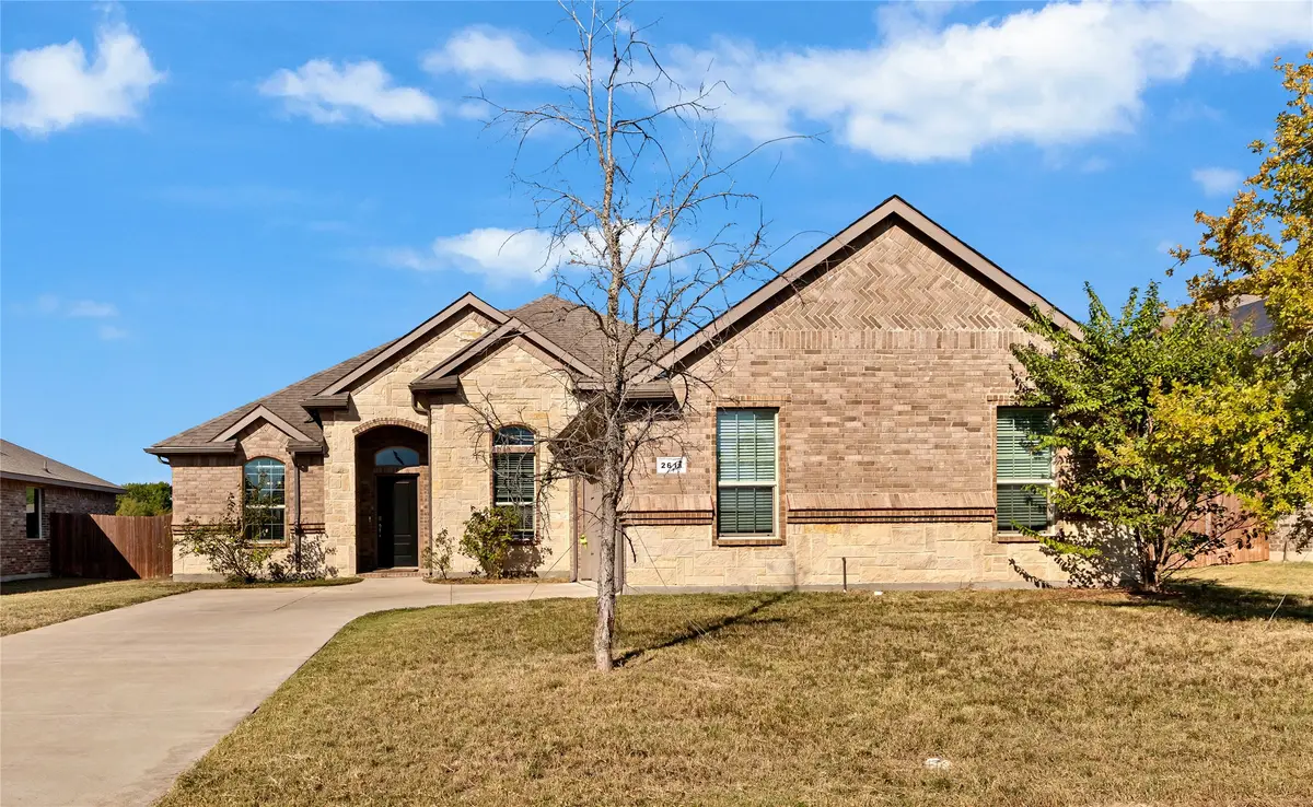2611 Firebird Road, Glenn Heights, TX 75154 - Image #1