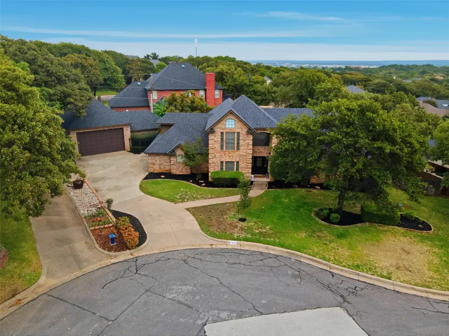 1006 Alta Vista Court, Burleson, TX 76028 - Image #3