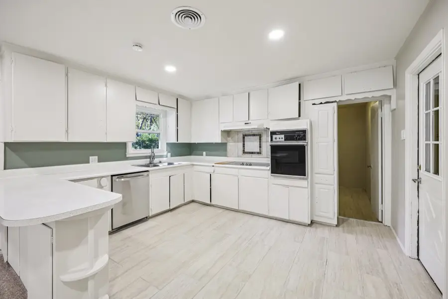 1514 Azalea Drive, Arlington, TX 76013 - Image #3