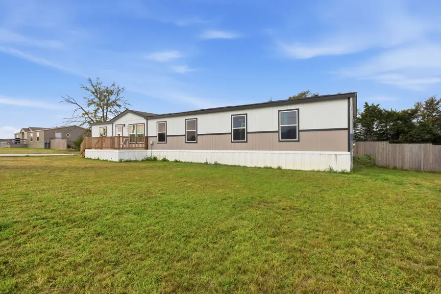 308 Largo Street, Bonham, TX 75418 - Image #3