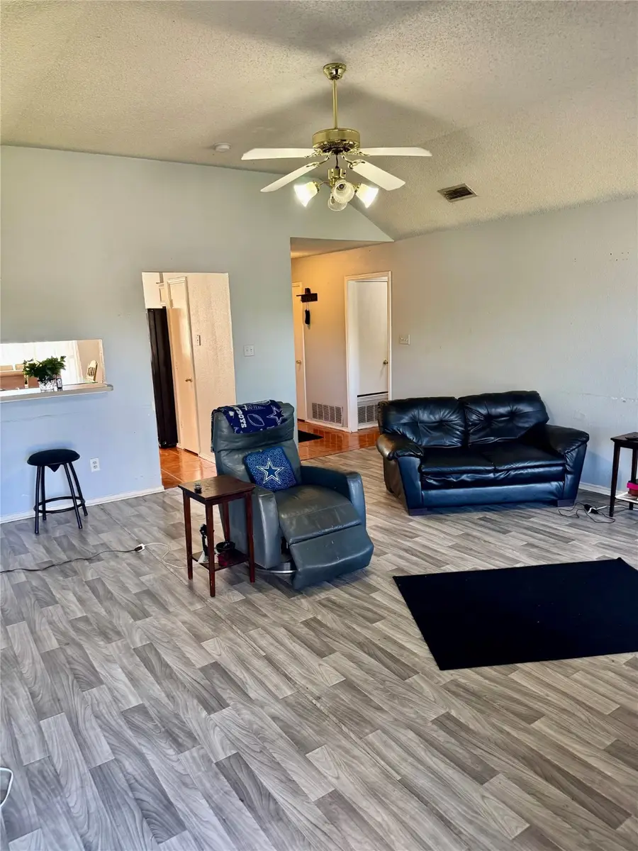 5536 Creekridge Drive, Arlington, TX 76018 - Image #3