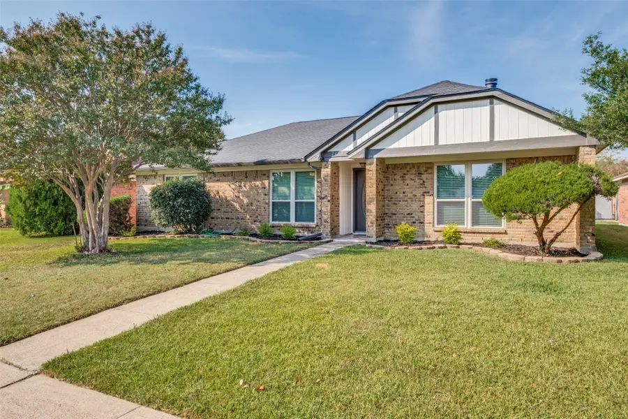 2413 Creighton Dr, Mesquite, TX 75150 - Image #2