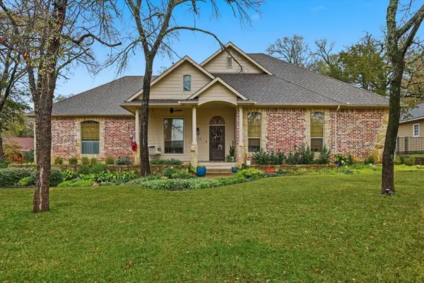 1125 Kiowa Drive E, Gainesville, TX 76240