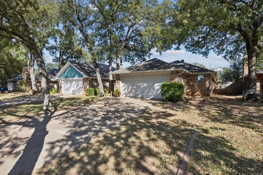 3104 Emerald Street, Bedford, TX 76021 - Image #2