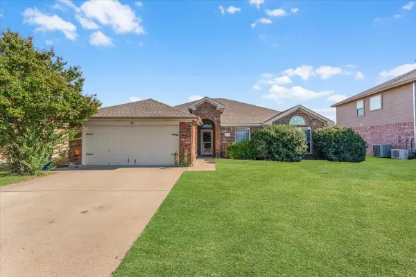 2641 Cherry Hills Lane, Burleson, TX 76028