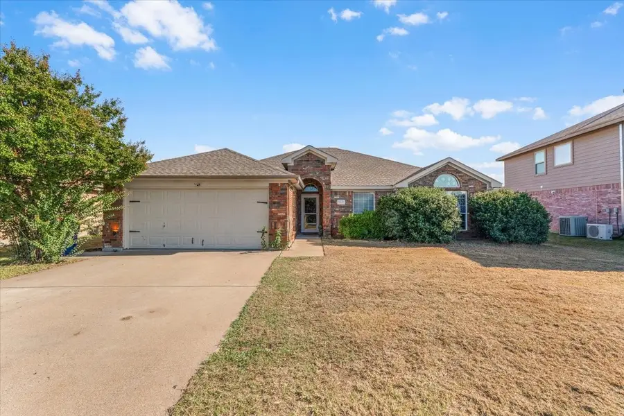 2641 Cherry Hills Lane, Burleson, TX 76028 - Image #2