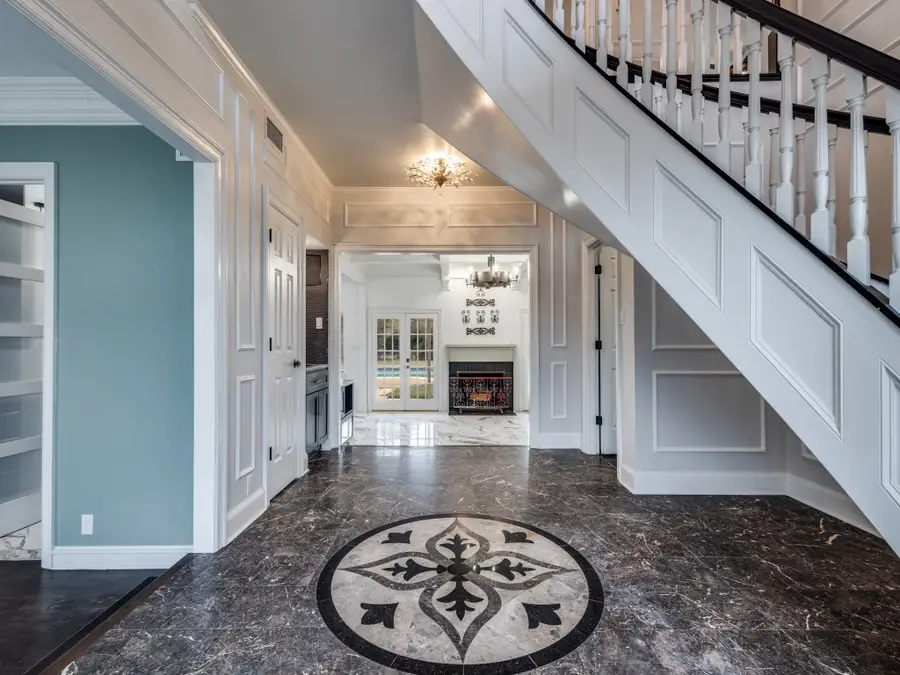 140 Twin Lakes Drive, Double Oak, TX 75077 - Image #3