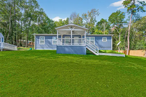 551 Loan Oak Drive, Oakhurst, TX 77359