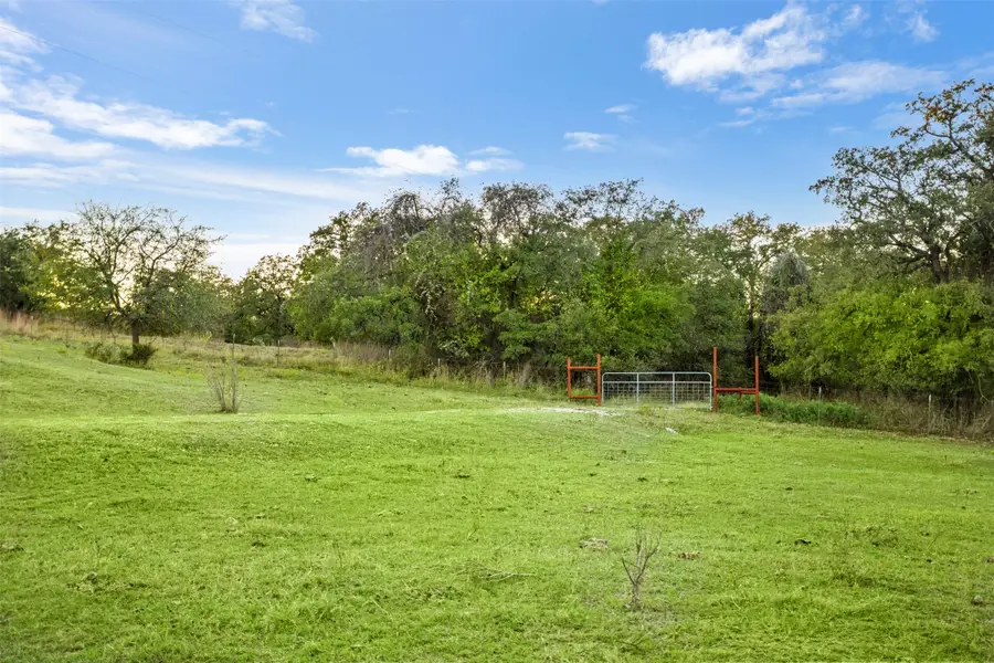 199 Cheyenne Trail, Springtown, TX 76082 - Image #3