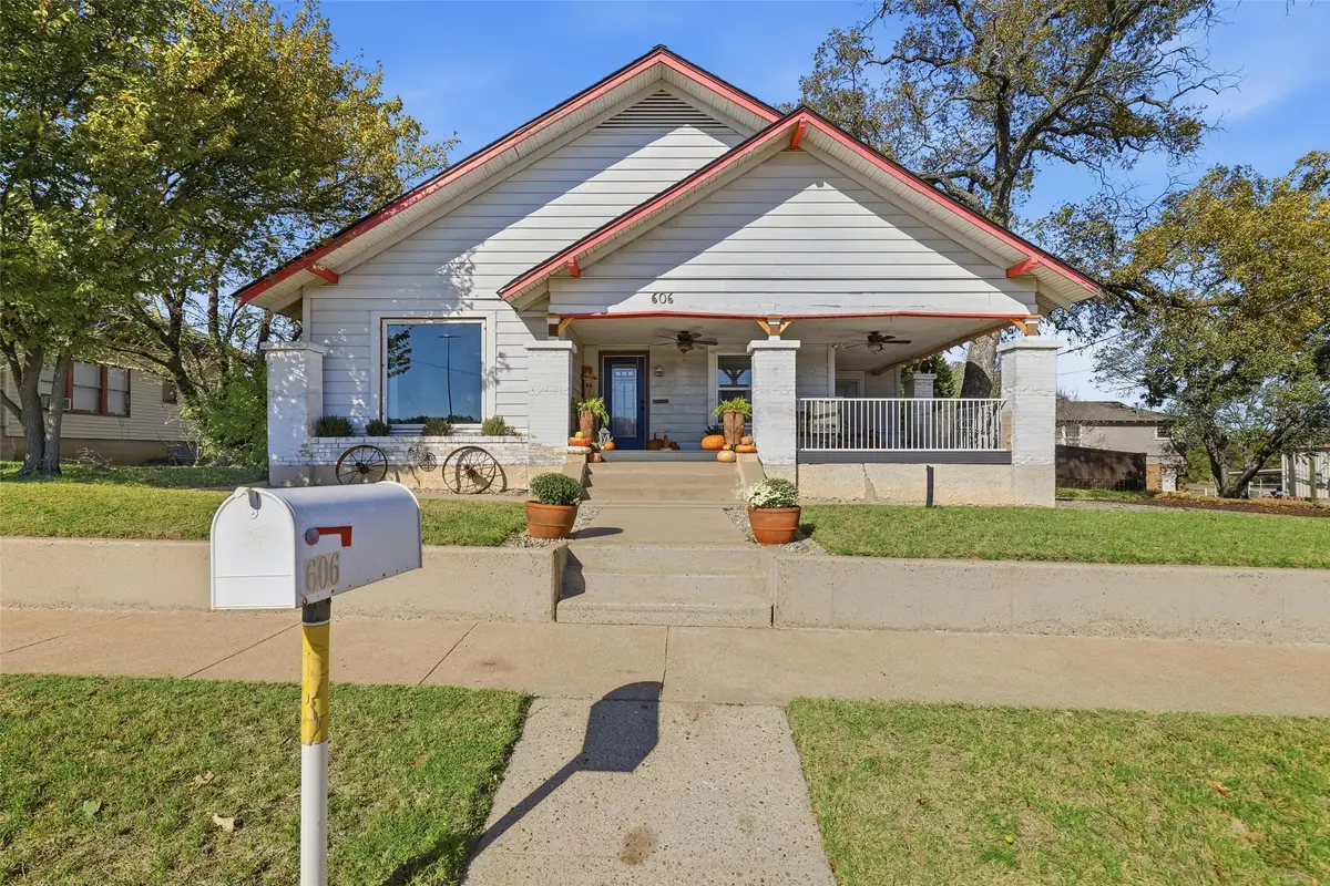 606 Palo Pinto Street, Weatherford, TX 76086 - Image #1