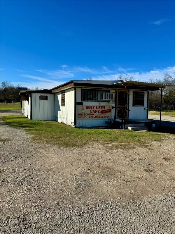 209 N Martin Luther King Jr Highway, Mexia, TX 76667