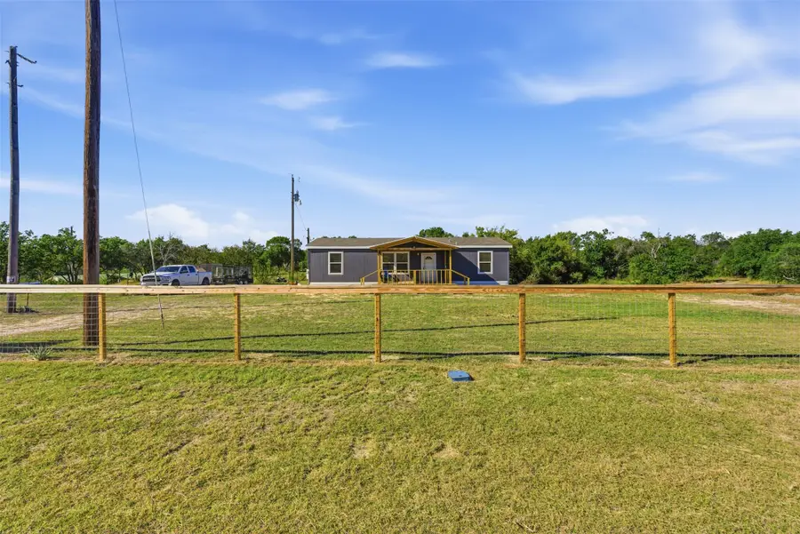 7553 Hutcheson Hill Road, Springtown, TX 76082 - Image #3