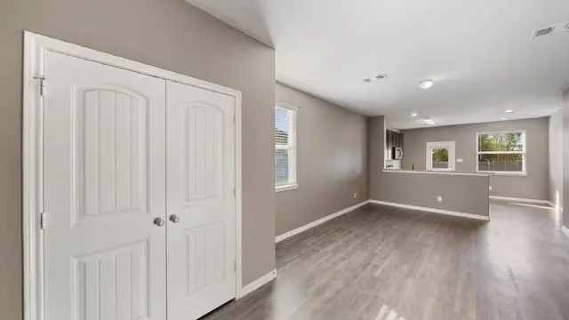 1307 Fantail Lane, Ennis, TX 75119 - Image #2